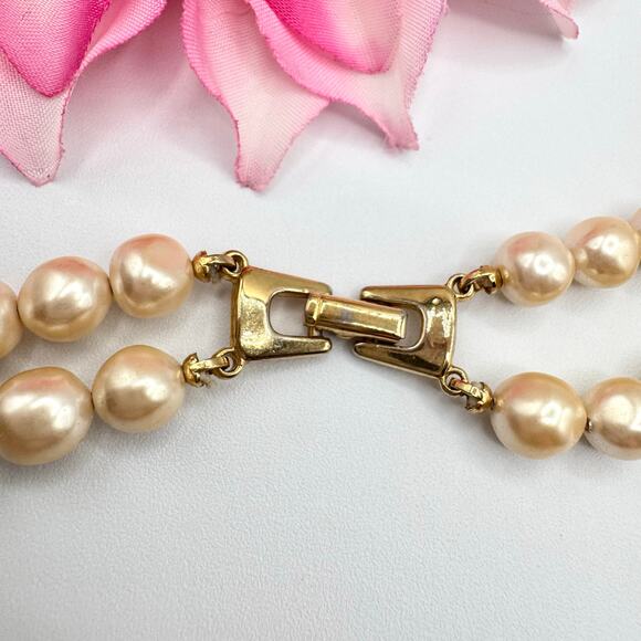 Vintage Faux Pearl Ivory Red Lucite Bead Double Strand Necklace Classic Romantic - Picture 10 of 14